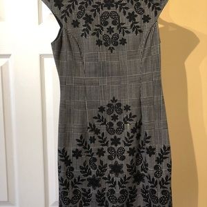 Maggy London size 8 dress